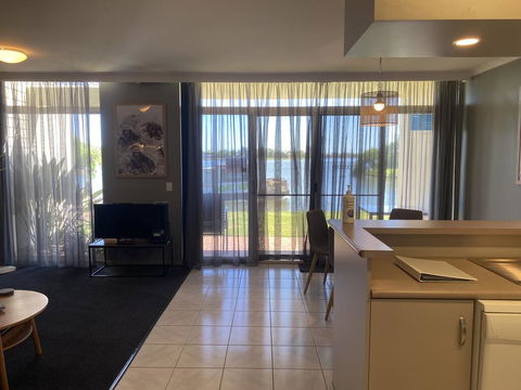 Waterside Holiday Rentals Unit 31 - Tourism Gold Coast 2