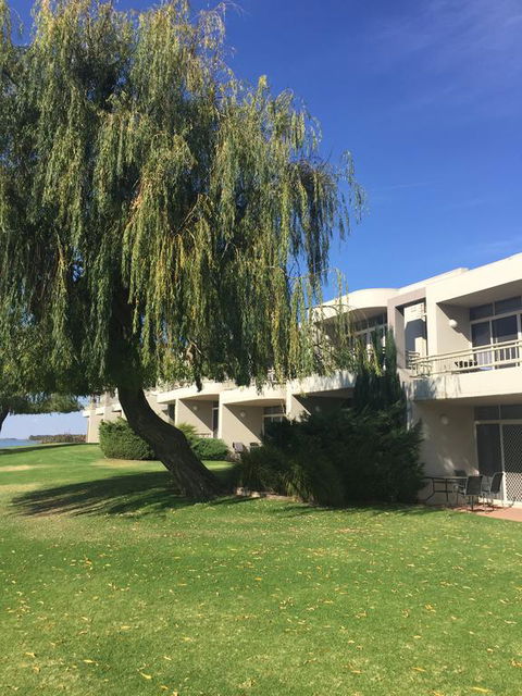 Waterside Holiday Rentals Unit 31 - Tourism Gold Coast 0