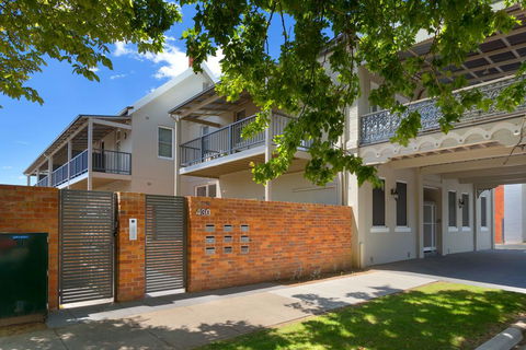Waterstreet Apartment - Tourism Gold Coast 2