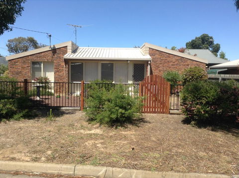 Wattle Hill Cottage - Tourism Gold Coast 0