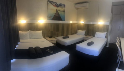 Wattle Tree Motel - Tourism Gold Coast 3