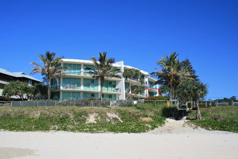WAVES 203 ON CURRUMBIN - Tourism Gold Coast 3