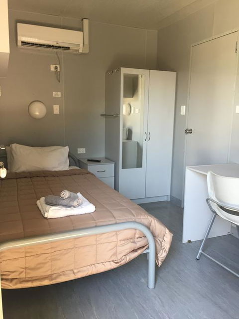 Wellshot Hotel - Tourism Gold Coast 1