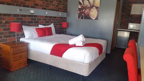 Wentworth Club Motel - Tourism Gold Coast 1