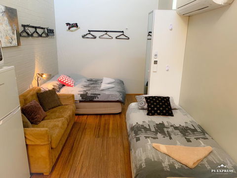 Westside Studio Apartments - Tourism Gold Coast 2