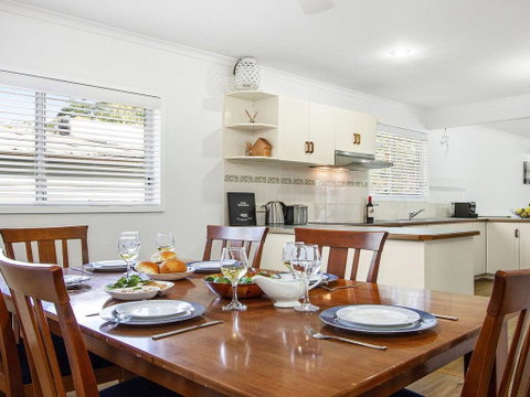 Whispering Waves - Relaxing Beach House - Tourism Gold Coast 3