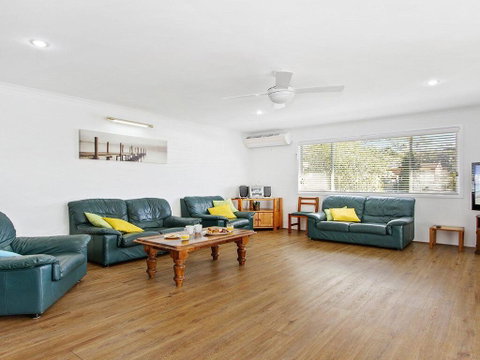 Whispering Waves - Relaxing Beach House - Tourism Gold Coast 1