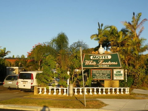 White Lanterns Motel - Tourism Gold Coast 1