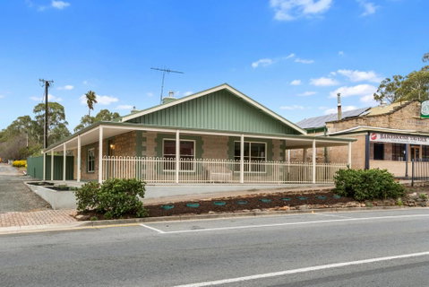 Williamstown Bed And Breakfast - Tourism Gold Coast 0