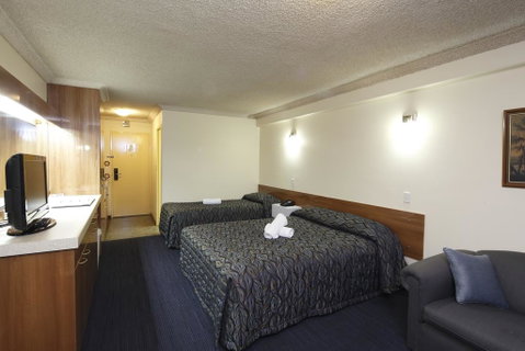 Windsor Lodge - Tourism Gold Coast 1