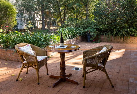 Wine Country Drive Guest House - Gold Coast 3