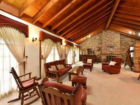 Wine Country Homestead 4-6br House - Gold Coast 1