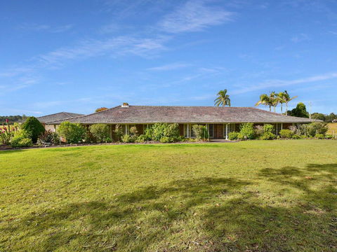 Wine Country Homestead 4-6br House - Gold Coast 0