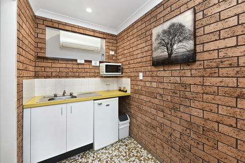 Woongarra Motel - Tourism Gold Coast 1