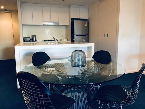 Wyndel Apartments - Shelley - Tourism Gold Coast 3