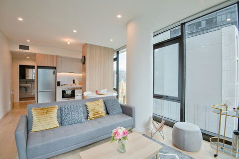 York & George - Tourism Gold Coast 2