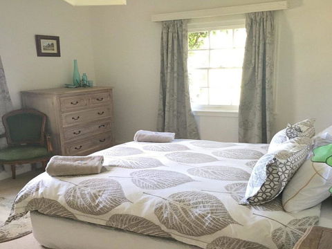 York Cottage - Grand Gate House And Enchanting Gardens - Tourism Gold Coast 1