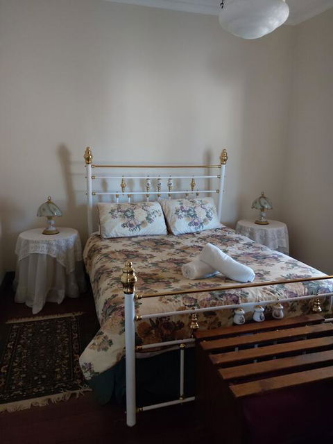 York Cottages And Burnley House - Tourism Gold Coast 1