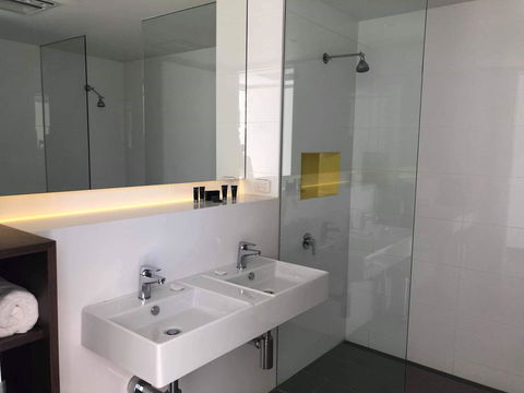 Young Federation Motor Inn - Tourism Gold Coast 1