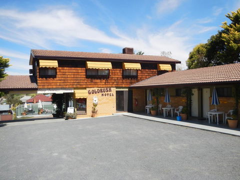 Young Goldrush Motel - Tourism Gold Coast 0