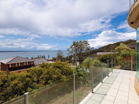 Maison De La Mer 30 Mulubinda Parade - Luxurious, Linen, Aircon And Panoramic Views - Tourism Gold Coast 3