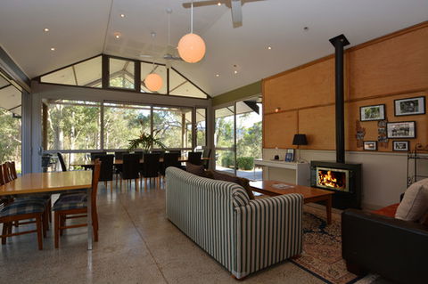 Elfin Hill Vineyard Accommodation - Tourism Gold Coast 0