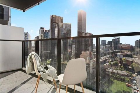 A Cozy Apt With City Views Near Crown Casino - Tourism Gold Coast 0
