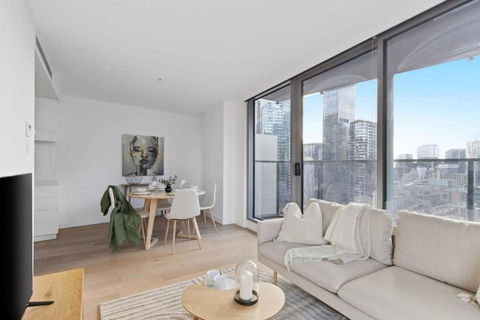 A Cozy Apt With City Views Near Crown Casino - Tourism Gold Coast 1