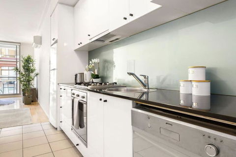 A Modern & Stylish Studio Next To Darling Harbour - Tourism Gold Coast 3