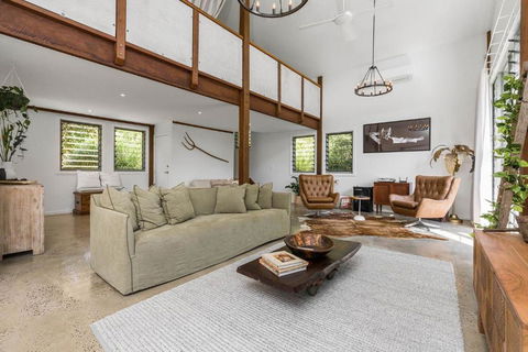 A Perfect Stay - The Barn Door - Tourism Gold Coast 0