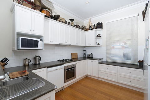 Abaleen House - Tourism Gold Coast 2