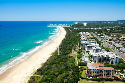 Absolute Beachfront Beach House With Amazing Views - Tourism Gold Coast 1