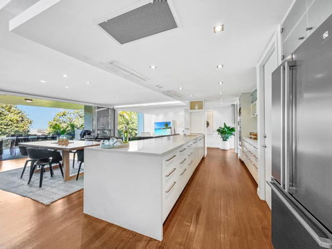 Absolute Beachfront Beach House With Amazing Views - Tourism Gold Coast 3