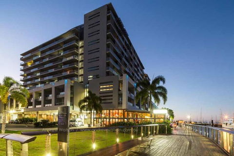 Absolute Waterfront Apartment - Tourism Gold Coast 0