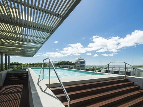 Absolute Waterfront Apartment - Tourism Gold Coast 4