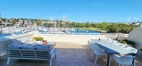 Absolute Waterfront With Oversized Private Terrace - Tourism Gold Coast 0
