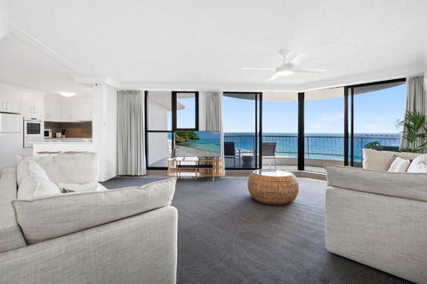 Acapulco Deluxe 2 Bedroom Apartment - CoastHM - Tourism Gold Coast 1