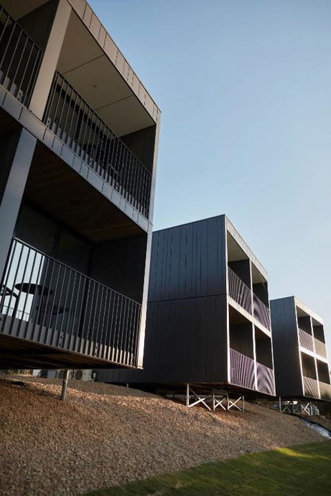 Accommodation @ Curlewis - Tourism Gold Coast 2