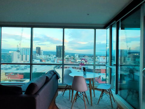 Adelaide Central Skyline Panoramic Suite - Tourism Gold Coast 4