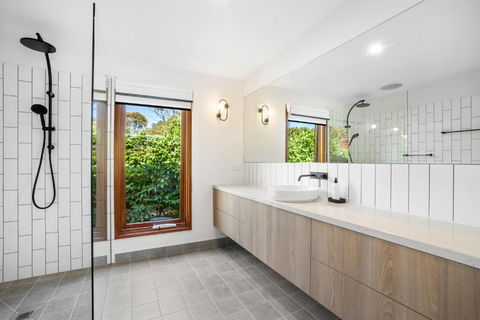 Aireys Inlet Getaway - Tourism Gold Coast 4