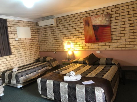 Alamo Motor Inn - Tourism Gold Coast 4