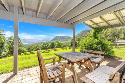 Alcheringa Cottage Amazing Location With Views - Tourism Gold Coast 3