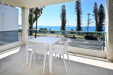 Alex Heads, Prime Location, Stunning Views - Tourism Gold Coast 4