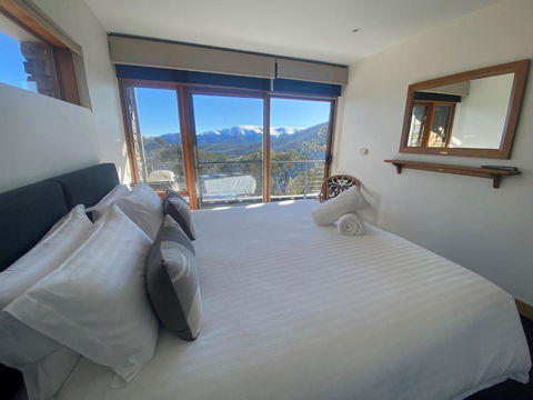 Alpine Woodsmoke Apartments - Tourism Gold Coast 2