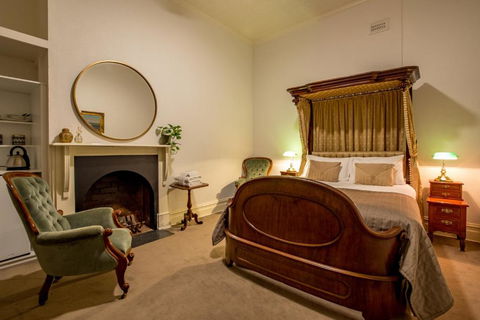 American Hotel Creswick - Tourism Gold Coast 4