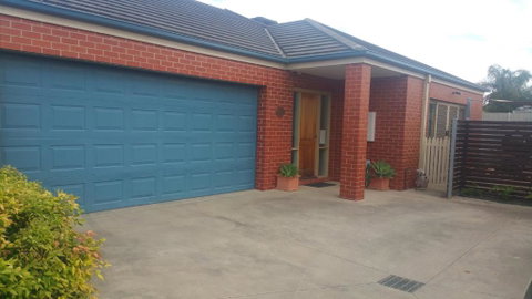 Annesley Central - Tourism Gold Coast 0