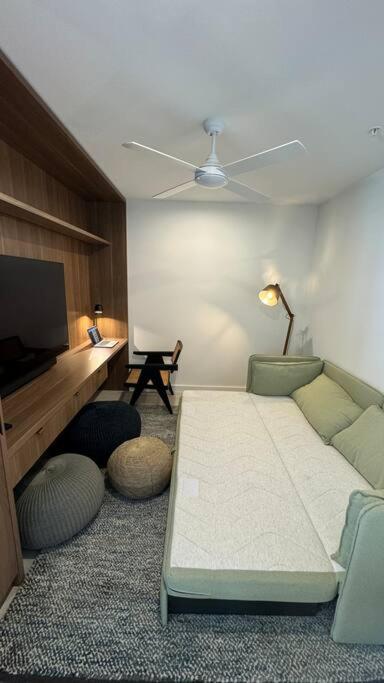 Apartment In Palm Beach - Tourism Gold Coast 1