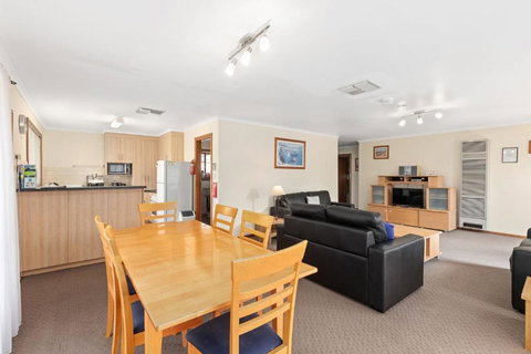 Apartments On Tolmie - Tourism Gold Coast 3