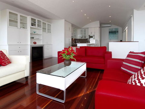 Aqua Luna - Tourism Gold Coast 4