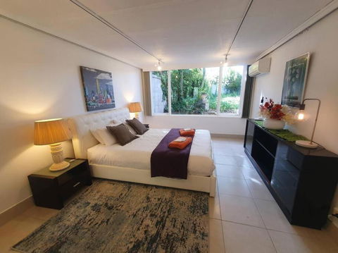 Architectural Comfy 2B&2B Home With A Garden View Close To A Lake And Yarralumla Shopping Centre - Tourism Gold Coast 4